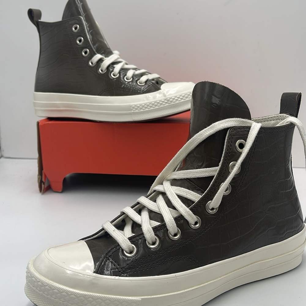 Converse WMNS Crocodile High-Tops A07656C
CHUCK 70 HI
ENGINE SMOKE/ENGINE SMOKE - Picture 14 of 16